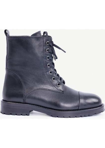 Ince Tabanlı Deri Bağcıklı Bot