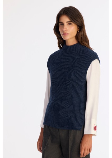 Regular Yarım Balıkçı Yaka Yelek modelleri