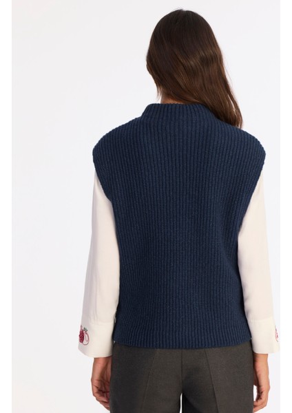 Regular Yarım Balıkçı Yaka Yelek fırsatları