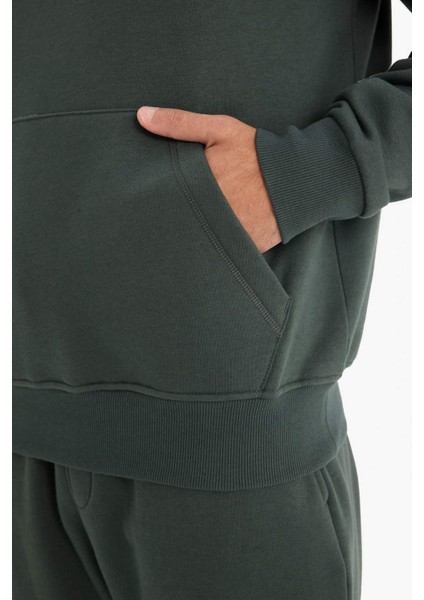 Regular Fit Kapüşonlu İçi Yumuşak Tüylü Kanguru Cepli Basic Düz Sweatshirt X8283AZ25AU