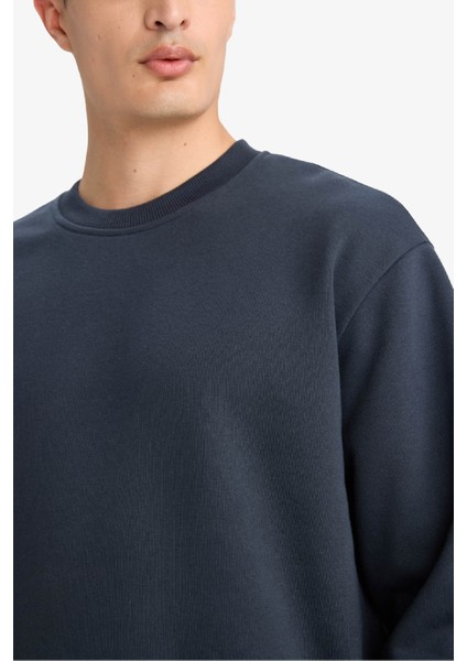 Relax Fit Bisiklet Yaka Kalın İçi Yumuşak Tüylü Basic Düz Sweatshirt T5139AZ25AU indirimleri