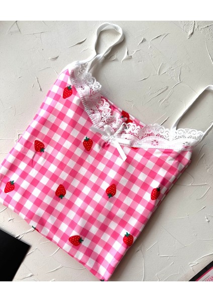 Intive Dantel Detaylı Yumuşacık Pembe Çilek Desenli Askılı Bluz Şort Pijama Takımı fiyatları
