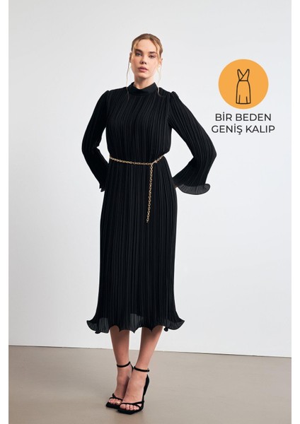 Siyah Balıkçı Yaka Belden Kemer Detaylı Midi Boy Tam Kalıp Elbise