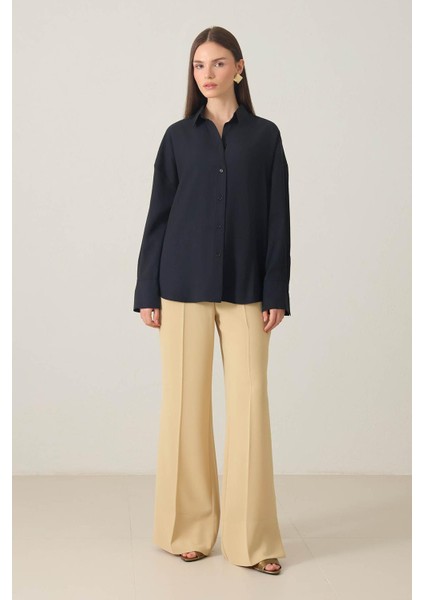 Siyah Rahat Kesim Uzun Kollu Gömlek