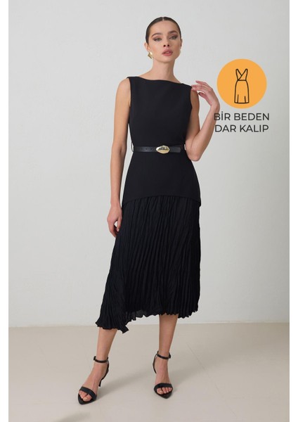 Siyah Kolsuz Belden Kemerli Dar Kalıp Kayık Yaka Elbise