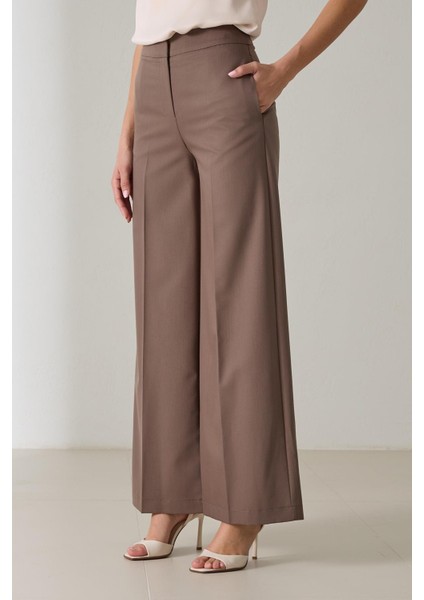 Koyu Kahve Bel Detaylı Dar Kalıp Pantolon