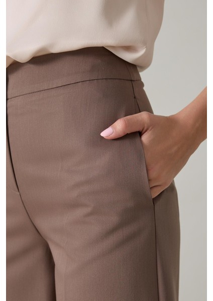 Koyu Kahve Bel Detaylı Dar Kalıp Pantolon fiyatları