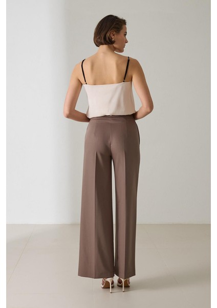 Koyu Kahve Bel Detaylı Dar Kalıp Pantolon modelleri