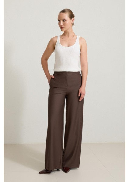Kahve Bel Detaylı Dar Kalıp Pantolon