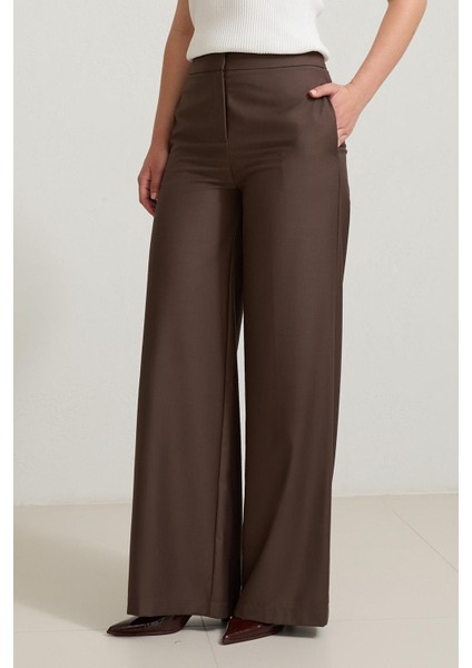 Kahve Bel Detaylı Dar Kalıp Pantolon fiyatları