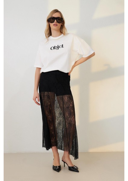 Ekru Yakada Inci ve Baskı Detaylı Bisiklet Yaka Kısa Kollu T-Shirt