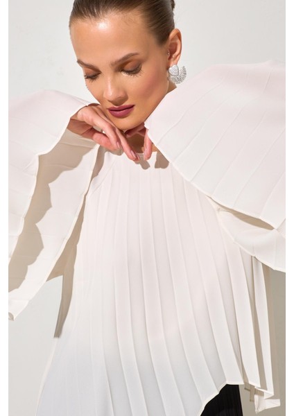 Ekru-Siyah Bisiklet Yaka Plise Detaylı Çift Renkli Midi Boy Elbise modelleri