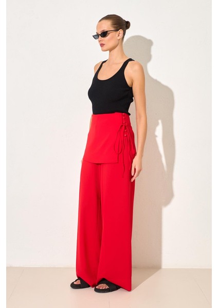 Kırmızı Bel Detaylı Rahat Kesim Pantolon