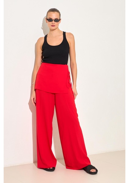 Kırmızı Bel Detaylı Rahat Kesim Pantolon indirimleri