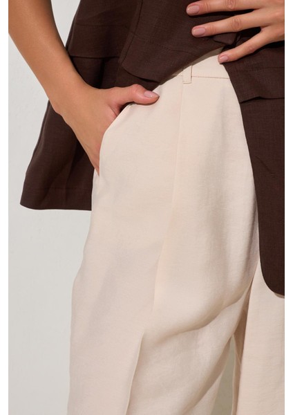 Krem Cep Detaylı Rahat Kesim Pantolon modelleri