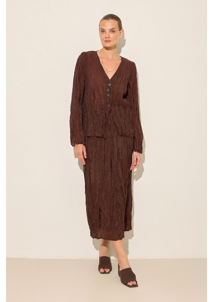 Acı-Kahve V Yaka Rahat Kesim Tam Kalıp Uzun Kollu Bluz fiyatları