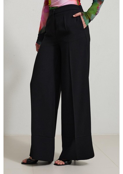 Siyah Rahat Kesim Geniş Paça Pantolon modelleri
