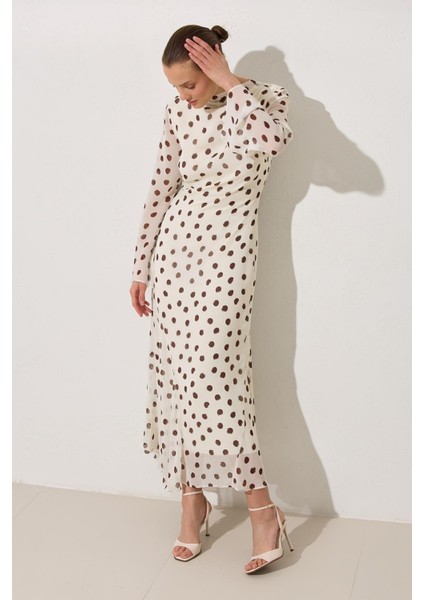 Ekru-Kahve Belden Oturtmalı Yaka ve Kol Detaylı Puantiyeli Elbise modelleri