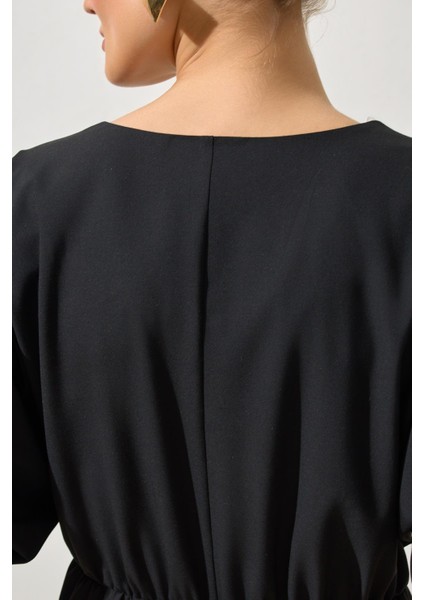 Siyah Yaka ve Kol Detaylı Midi Boy Elbise indirimleri