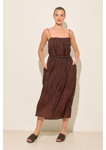 Acı-Kahve Ince Askı Detaylı Kemerli Rahat Kesim Tam Kalıp Elbise fiyatları