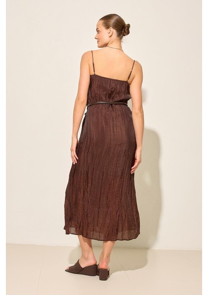 Acı-Kahve Ince Askı Detaylı Kemerli Rahat Kesim Tam Kalıp Elbise indirimleri