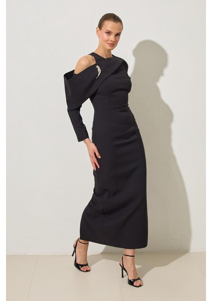 Siyah Kol Detaylı Tam Kalıp Uzun Kollu Elbise modelleri