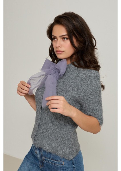 Gri Fiyonk Detaylı Kısa Kollu Triko fiyatları