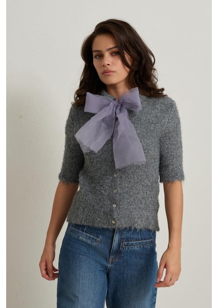 Gri Fiyonk Detaylı Kısa Kollu Triko fırsatları