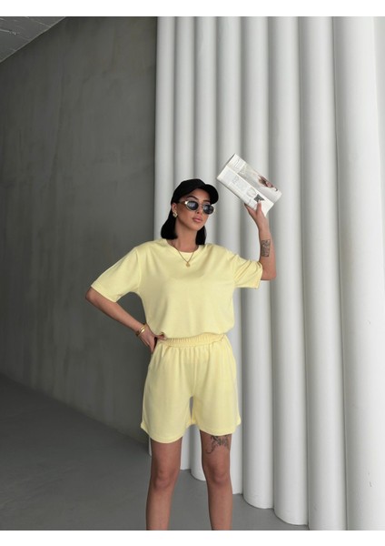 Kadın Modal Kumaş Oversize Salaş Tshirt ve Şort 2'li Takım TKM9812