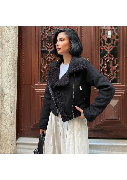 Kısa Içi Peluş Dışı Süet Kaban