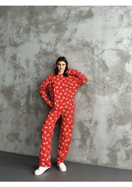 Kadın Geyik Desenli Kırmızı Yılbaşı Temalı Rahat Kalıp Pamuklu Uzun Kollu Pijama Takımı HN1000 modelleri