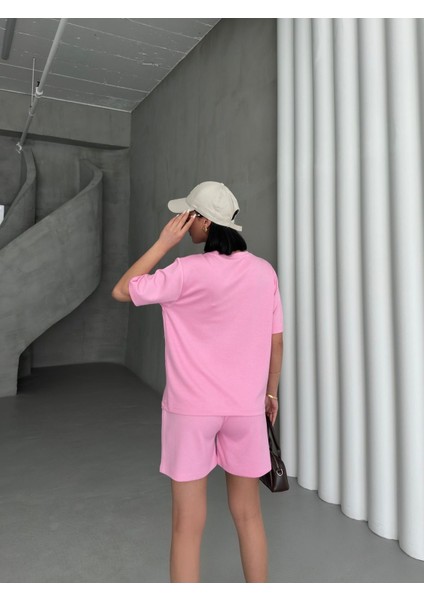 Kadın Modal Kumaş Oversize Salaş Tshirt ve Şort 2'li Takım TKM9812 fiyatları