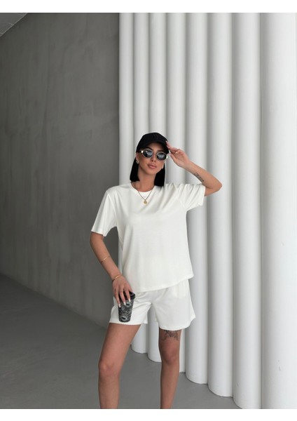 Kadın Modal Kumaş Oversize Salaş Tshirt ve Şort 2'li Takım TKM9812