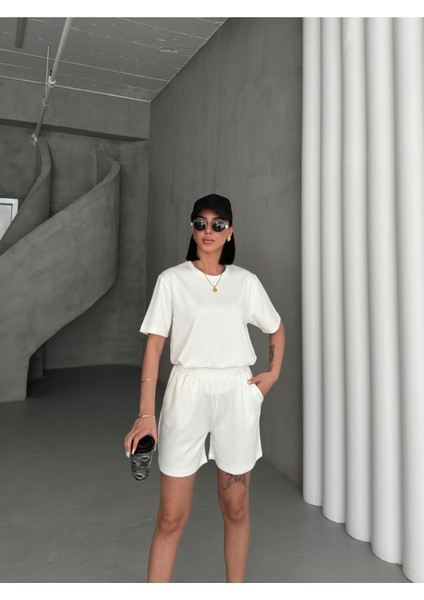 Kadın Modal Kumaş Oversize Salaş Tshirt ve Şort 2'li Takım TKM9812