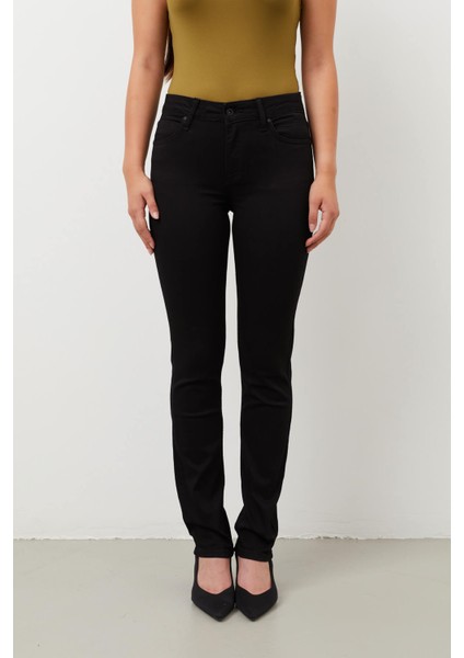 Kadın Siyah Jean Pantolon Düşük Bel
