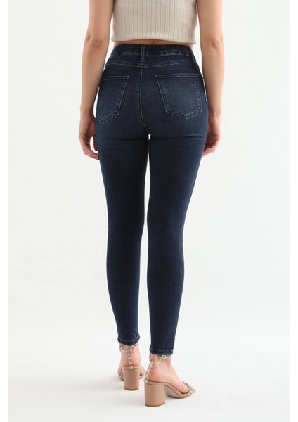 Kadın Koyu Mavi Dar Kesim Jean Pantolon