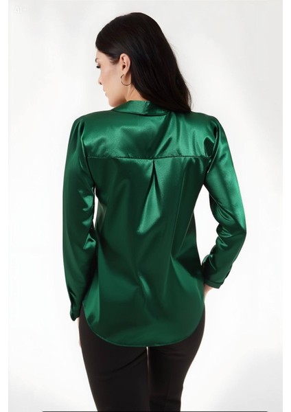 Kadın Zümrüt Yeşili Hafif Dökümlü Saten Yüzeyli Gömlek HZL22W-BD139641
