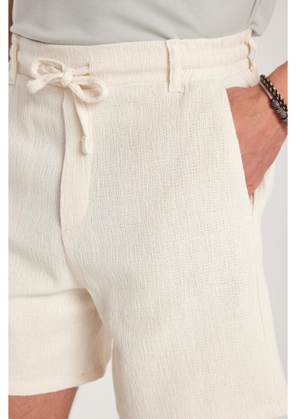 Erkek Regular Rahat Kesim Beli Lastikli ve Kordonlu Yandan Cepli Bej Bermuda Şort fiyatları