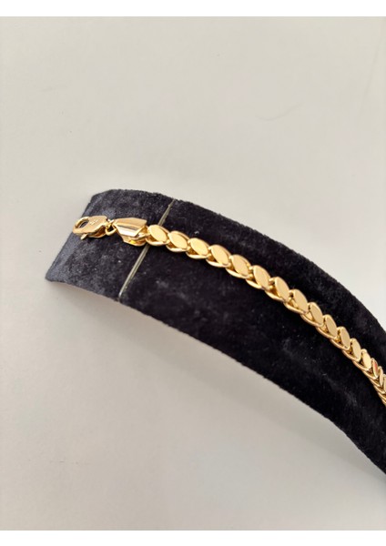 Altın Renk Paslanmaz Çelik Yaprak Desenli Bileklik – Dayanıklı ve Şık