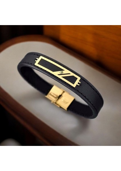 14 Ayar Plakalı Altın B Harfine Özel Dikdörtgen Motifli Hakiki Siyah Derili Hediye BILEKLIK-446HARF