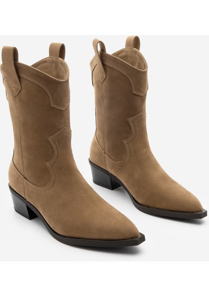 Kadın Sivri Burun Dikiş Detaylı Western Bot Voleta Taba Süet indirimleri
