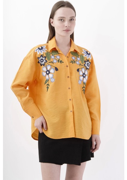 Beyaz Mavi Çiçekli Turuncu Kadın Gömlek modelleri