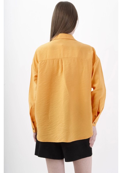 Beyaz Mavi Çiçekli Turuncu Kadın Gömlek fırsatları