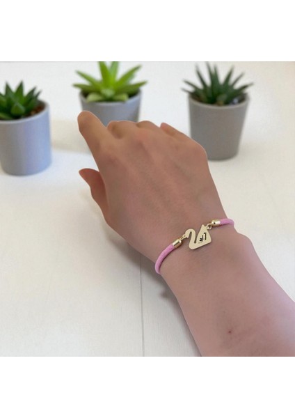 Altın Plakalı 14 Ayar H Harfine Özel Pembe Örgülü Kuğu Kuşu Motifli Hediye BILEKLIK-609HARF