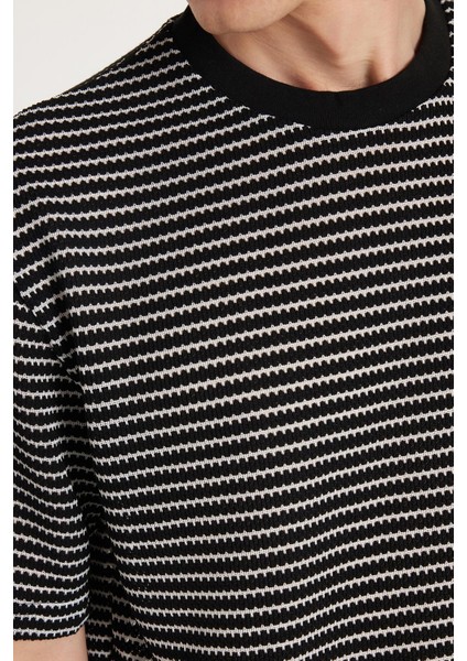 Erkek Relax Fit Rahat Kesim Pamuklu Bisiklet Yaka Örme Tişört modelleri