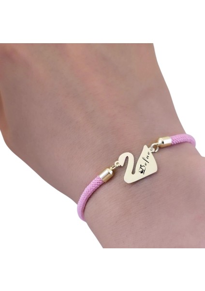 14 Ayar Altın Plakalı Defne Ismine Özel Kuğu Kuşu Motifli Pembe Örgülü Hediye BILEKLIK-609ISIM fırsatları