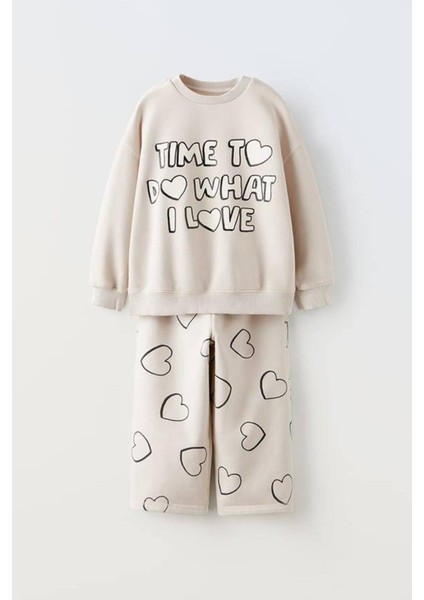 Kız Çocuk 3 Iplik Pamuklu Kumaş Kalp Baskılı Sweatshirt ve Bol Paça Alt Üst Takım