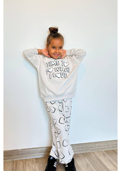 Kız Çocuk 3 Iplik Pamuklu Kumaş Kalp Baskılı Sweatshirt ve Bol Paça Alt Üst Takım fiyatları