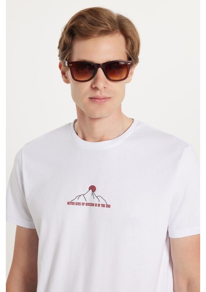 Erkek Slim Fit Dar Kesim %100 Pamuk Yumuşak Dokulu Baskılı Beyaz Bisiklet Yaka Tişört