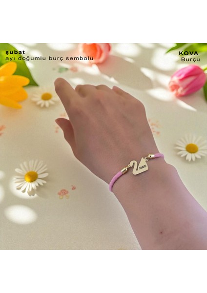 Şubat Ayı Doğumlarına 14 Ayar Altın Plakalı Pembe Örgülü Kuğu Kuşu Motifli Hediye BILEKLIK-609AY